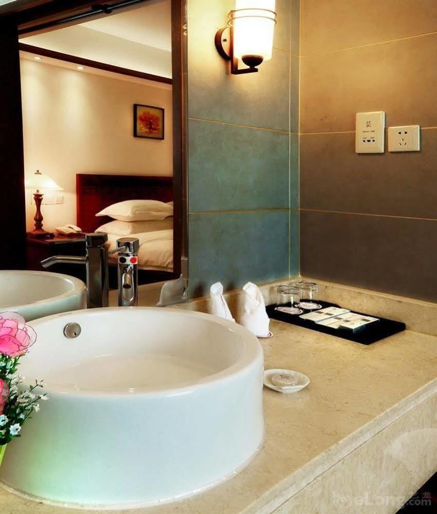 Haiyue Bay Holiday Hotel ซานย่า ภายนอก รูปภาพ